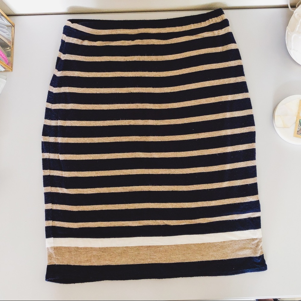 Max Studio Stretch Pencil Skirt